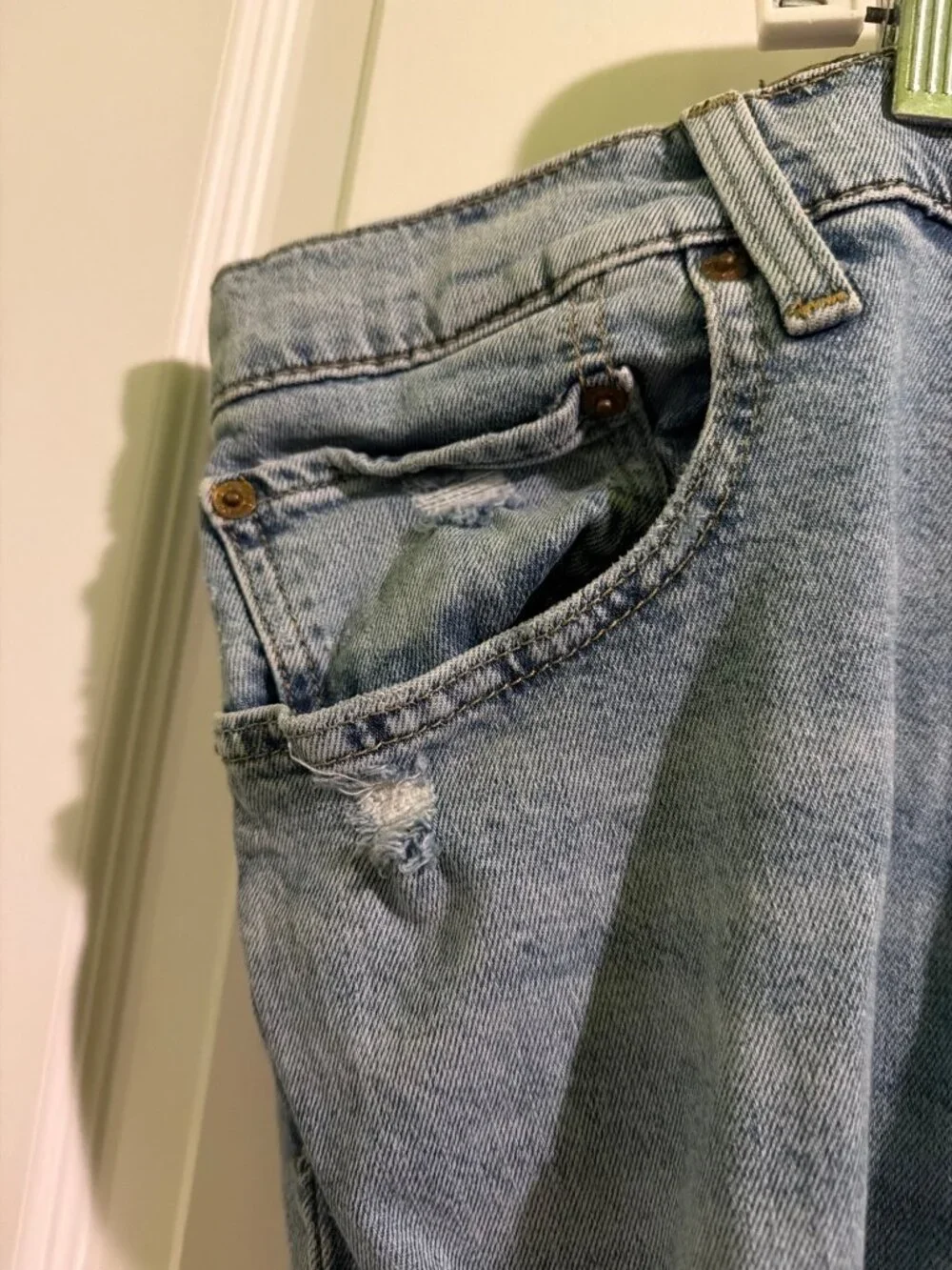 Levis 512 Mens Light Wash Distressed Tapered Jeans W42 L32